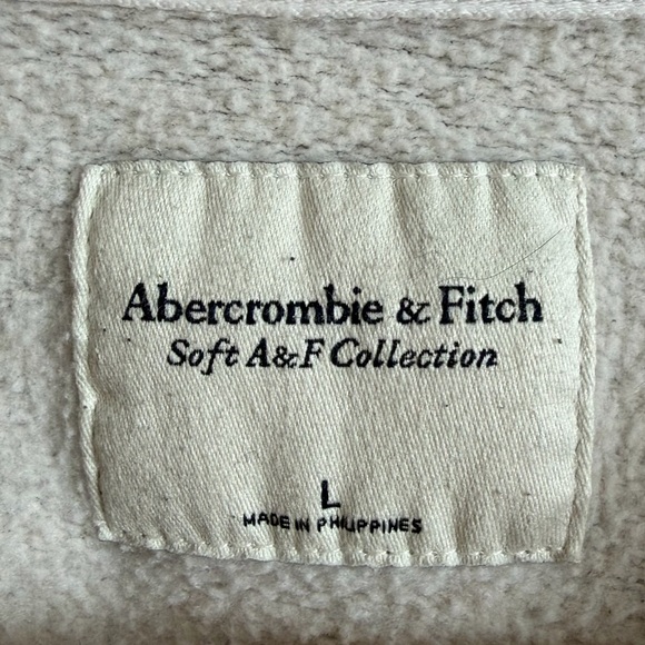 Abercrombie & Fitch Cropped Crewneck - Picture 2 of 5